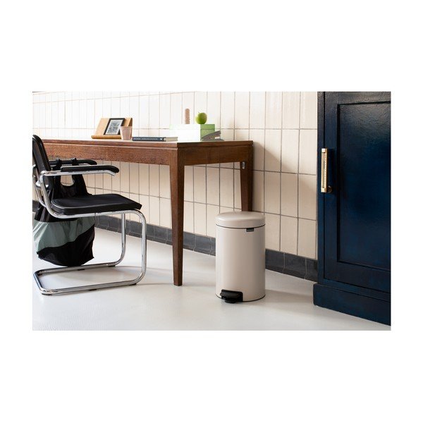 Smėlio spalvos iš plieno šiukšliadėžė su pedalu 12 l NewIcon – Brabantia-image-1