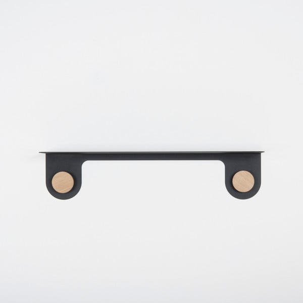 Juoda plieninė sieninė lentyna su ąžuolo medžio detalėmis ir 2 kabliukais Gazzda, 60 cm ilgio-image-2