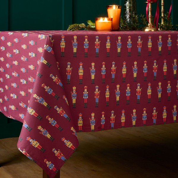 Iš medvilnės staltiesė su Kalėdų motyvu 178x137 cm Christmas Nutcracker – Catherine Lansfield-image-1