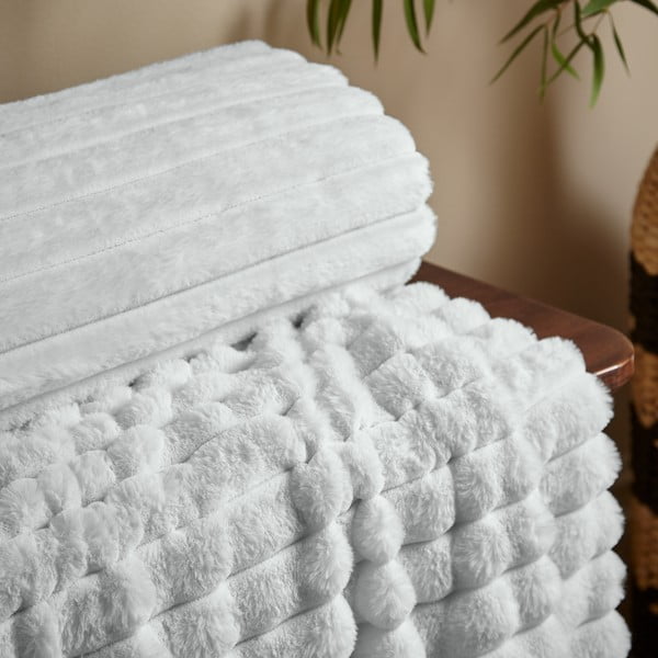 Baltos spalvos iš mikropliušo antklodė ir pledas 130x170 cm Cosy Ribbed – Catherine Lansfield-image-2