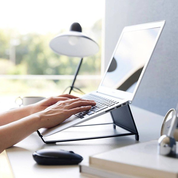 Juodos spalvos iš metalo nešiojamojo kompiuterio stovas Tower – YAMAZAKI-image-4