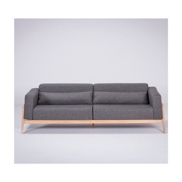 Tamsiai pilka sofa su ąžuolo konstrukcija Gazzda Fawn, 240 cm