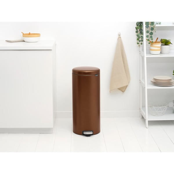 Bronzinės spalvos iš plieno šiukšliadėžė su pedalu 30 l NewIcon – Brabantia-image-1