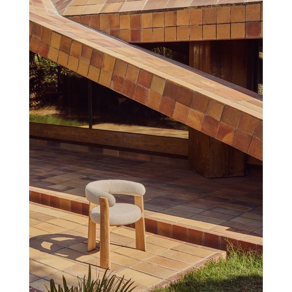 Smėlio spalvos paminkštinto audinio sodo kėdė Granite – Kave Home-image-3