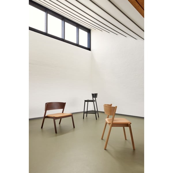 Baro taburetė juodos spalvos iš ąžuolo (sėdynės aukštis 75 cm) Oblique – Hübsch-image-1