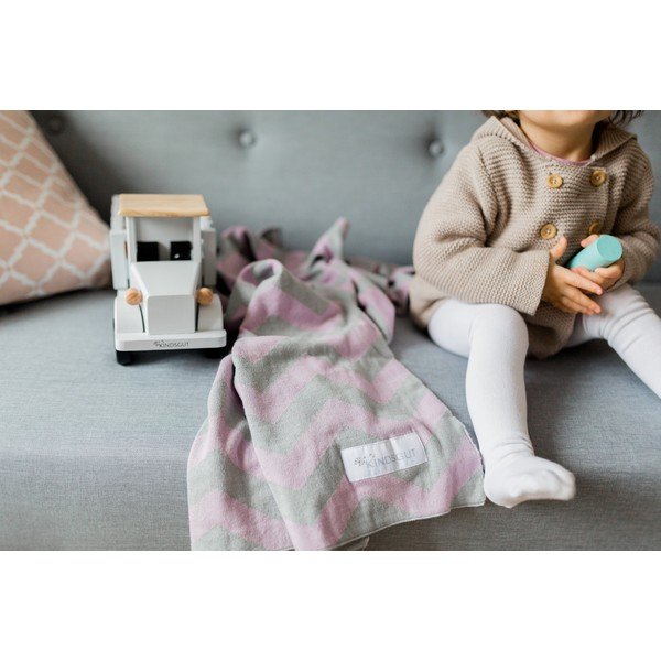 Rožinės pilkos spalvos medvilninė vaikiška antklodė Kindsgut Zigzag, 80 x 100 cm-image-4