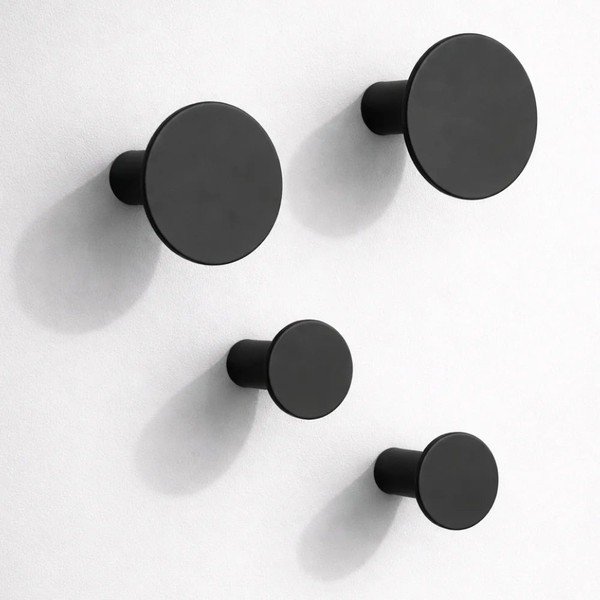 Sieniniai juodos spalvos kabliai 4 vnt. Ponto – Blomus-image-1