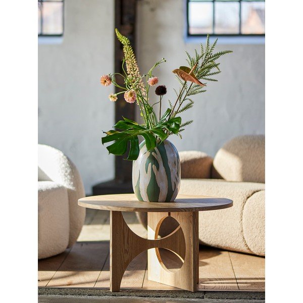 Natūralios spalvos apvalios formos kavos staliukas iš eglės ø 80 cm Alden – Bloomingville-image-1
