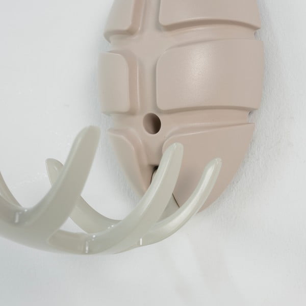 Sieninis smėlio spalvos iš plastiko kablys Bug – Spinder Design-image-4