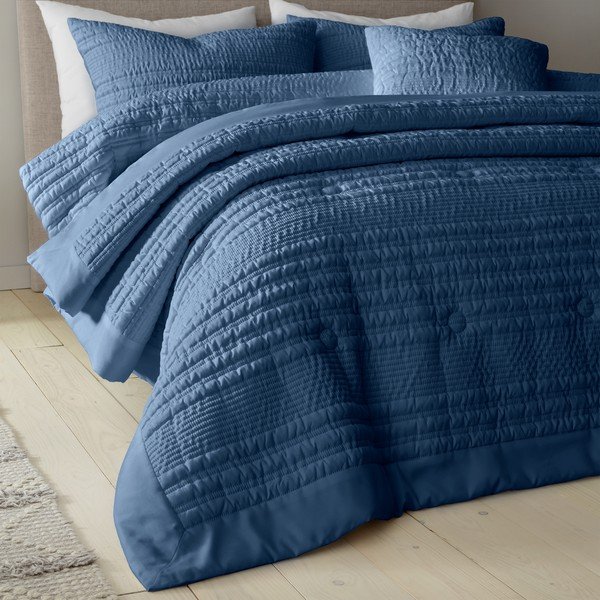 Dygsniuota lovatiesė mėlynos spalvos 220x220 cm  Lennon Stripe – Catherine Lansfield