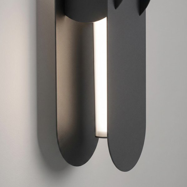 Juodos spalvos iš metalo sieninė lempa LED CHAIN – Thoro-image-3