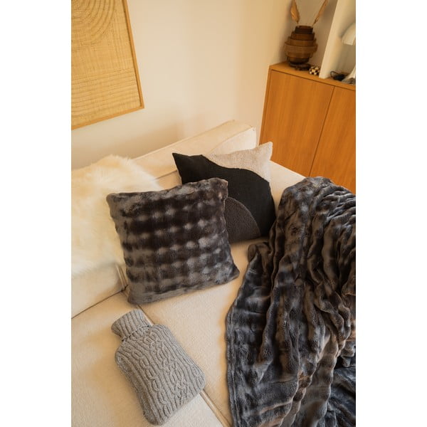 Iš mikropliušo dekoratyvinė pagalvėlė 45x45 cm Wave – Tiseco Home Studio-image-1