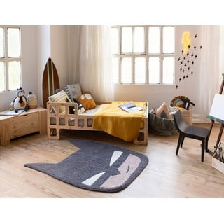 Skalbiamas/rankų darbo iš vilnos vaikiškas kilimas juodos spalvos 90x120 cm BatBoy – Lorena Canals