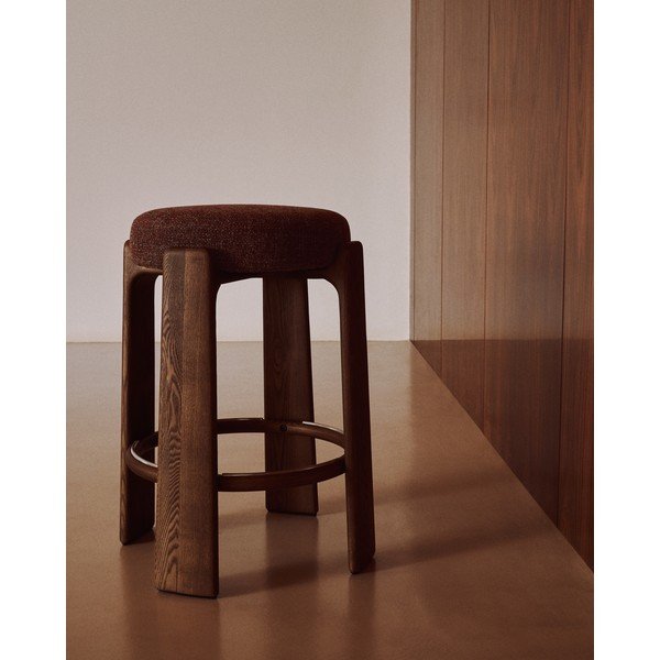 Rudos spalvos/tamsios natūralios spalvos iš uosio masyvo baro taburetė (sėdynės aukštis 65 cm) Granite – Kave Home-image-1
