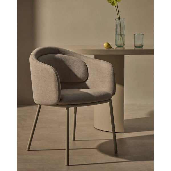 Smėlio spalvos iš audinio valgomojo kėdė su porankiais Minda – Kave Home-image-2