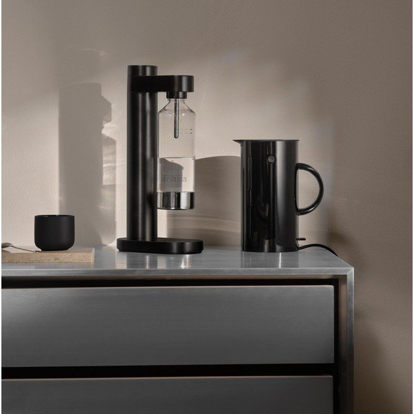 Juodos spalvos iš plastiko virdulys 1,5 l EM77 – Stelton-image-1