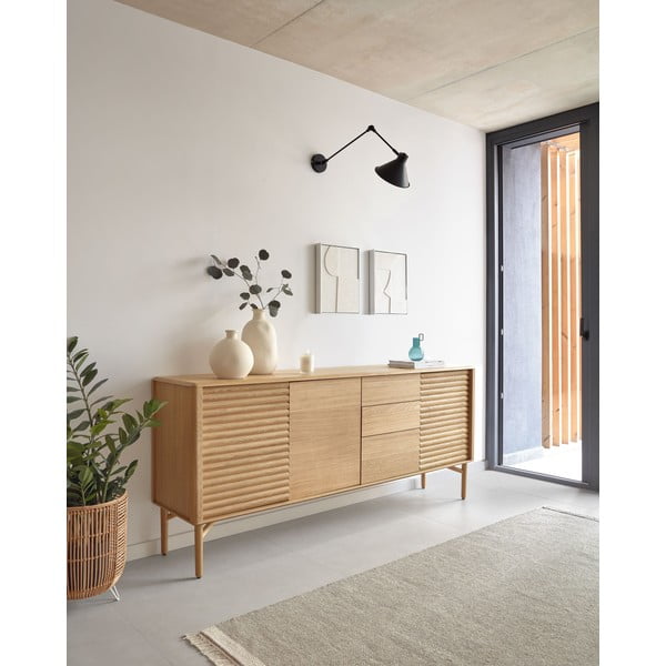 Žema šoninė spintelė natūralios spalvos iš ąžuolo 200x86 cm Lenon – Kave Home-image-1