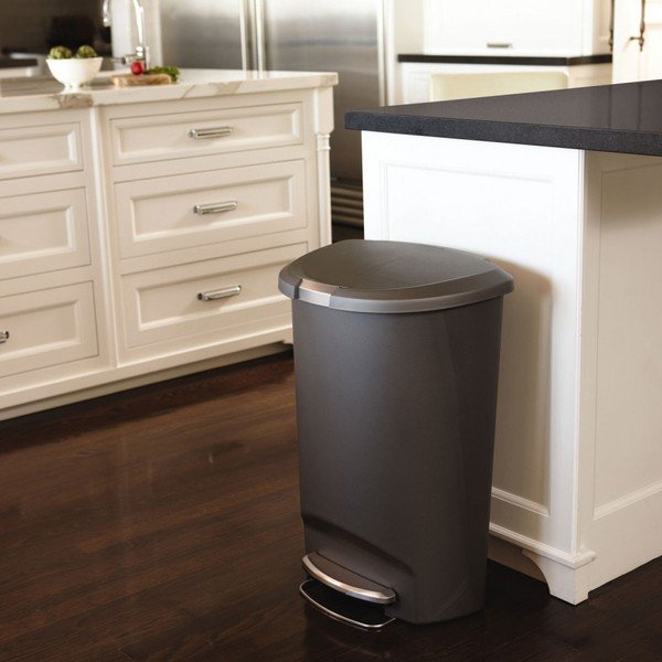 Iš plastiko šiukšliadėžė tamsiai pilkos spalvos su pedalu 50 l – simplehuman-image-1