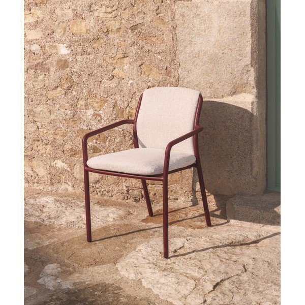 Bordo spalvos paminkštinto audinio sodo kėdė Linosa – Kave Home-image-1