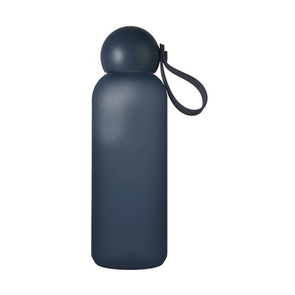 Tamsiai mėlynos spalvos iš perdirbto plastiko butelis Kelioninis buteliukas 650 ml Tom – Sagaform
