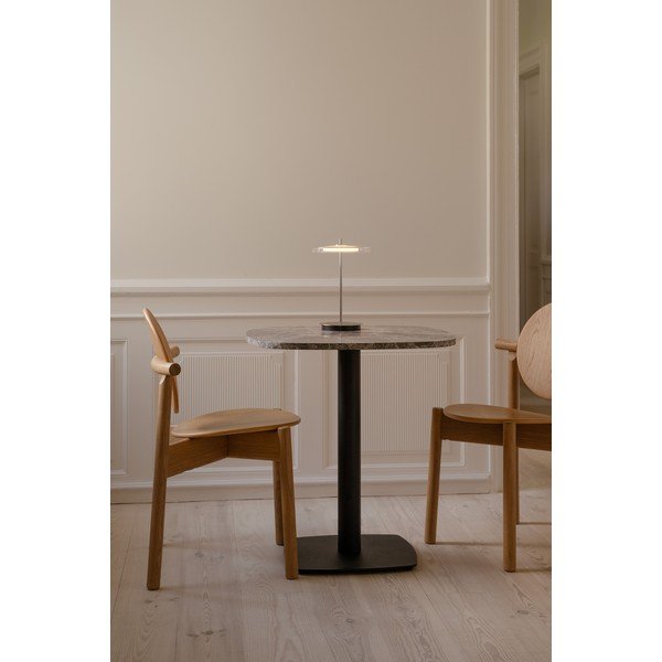 Sidabrinės spalvos iš plieno stalinis šviestuvas LED su USB portu (aukštis 31 cm) su stiklo gaubtu Asteria Move – UMAGE-image-2