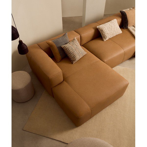 Rudos spalvos kampinė sofa iš odos (su kairiuoju kampu/su gultu) Blok – Kave Home-image-2