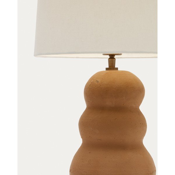Natūralios spalvos iš akmens stalinis šviestuvas (aukštis 55 cm) su tekstiliniu gaubtu Madsen – Kave Home-image-3