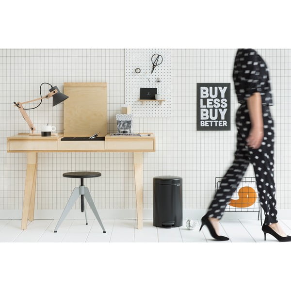 Iš plieno šiukšliadėžė matinės juodos spalvos su pedalu 12 l NewIcon – Brabantia-image-3