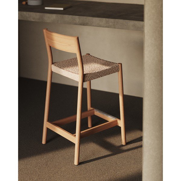 Natūralios spalvos iš ąžuolo masyvo baro taburetė (sėdynės aukštis 65 cm) Yalia – Kave Home-image-1