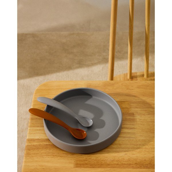 Šviesiai mėlynos spalvos/oranžinės spalvos plastikinis/iš silikono vaikiškų šaukštelių rinkinys 2 vnt. Lili – Kave Home-image-1