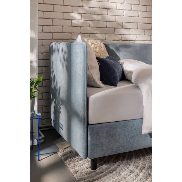 Mėlynos spalvos viengulė lova audiniu dengta su sandėliavimo vieta su čiužiniu 120x200 cm Avela – Bonami Selection-image-3