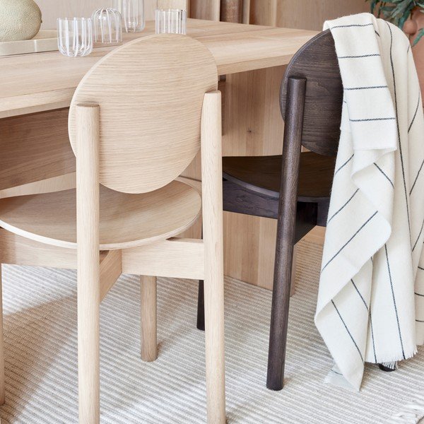 Šviesios natūralios spalvos iš uosio masyvo valgomojo kėdė Oy – OYOY Living Design-image-1