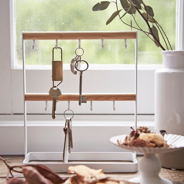 Baltas stalo raktų laikiklis su buko medienos detalėmis YAMAZAKI Tosca-image-1