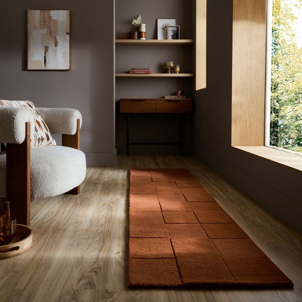 Rankų darbo terakotos spalvos iš vilnos kilimas 60x230 cm Checkerboard – Flair Rugs-image-1