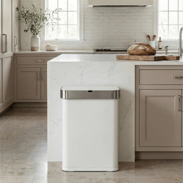Matinės baltos spalvos iš plieno bekontaktė šiukšliadėžė 58 l Sensor – simplehuman-image-1