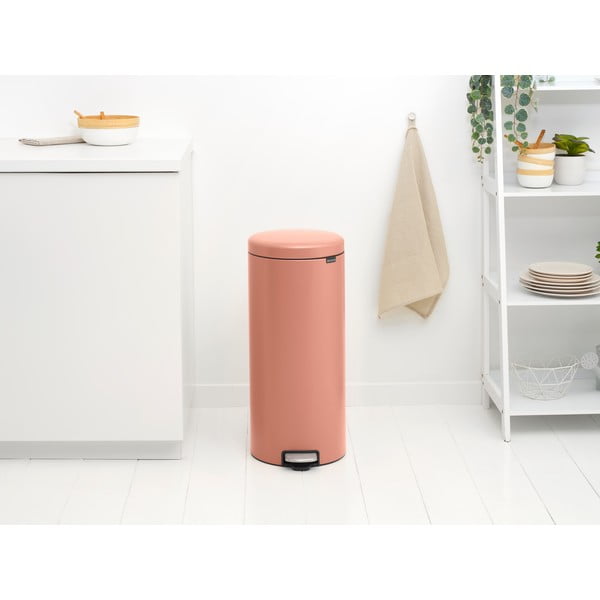 Rausvos spalvos iš plieno šiukšliadėžė su pedalu 30 l NewIcon – Brabantia-image-1