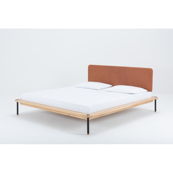 Ruda/natūralios spalvos minkšta dvigulė lova iš ąžuolo medienos su grotelėmis 160x200 cm Fina - Gazzda-image-4