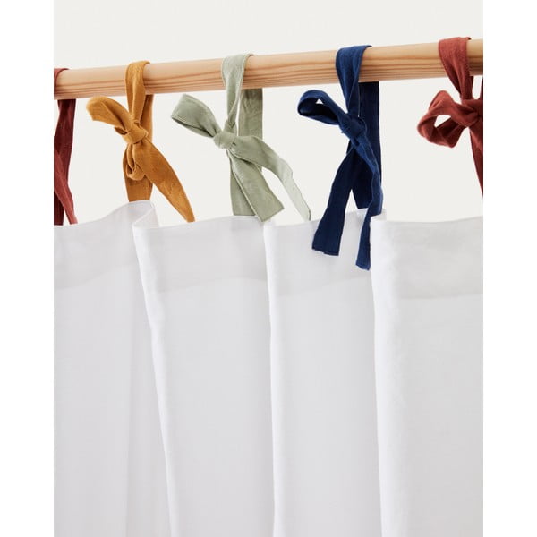 Užuolaida baltos spalvos 135x270 cm Zelda – Kave Home