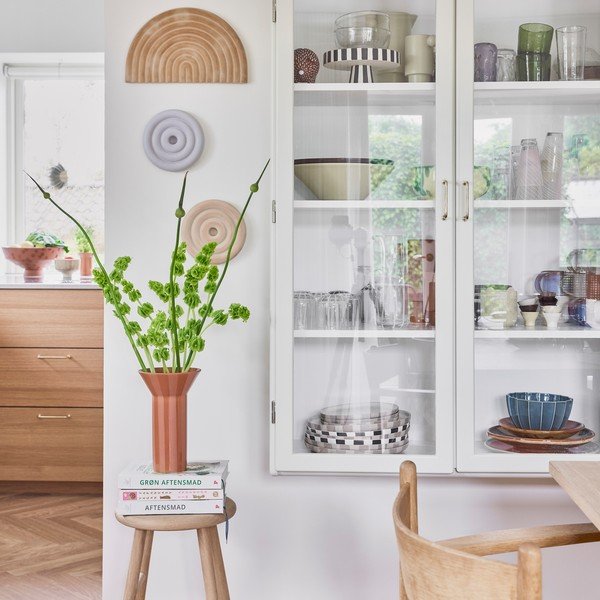 Šviesios natūralios spalvos iš ąžuolo masyvo baro taburetė (sėdynės aukštis 65 cm) Moto – OYOY Living Design-image-2