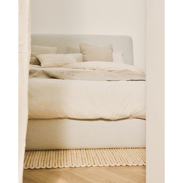 Smėlio spalvos dvigulė lova audiniu dengta be grotelių 180x200 cm Martina – Kave Home-image-2