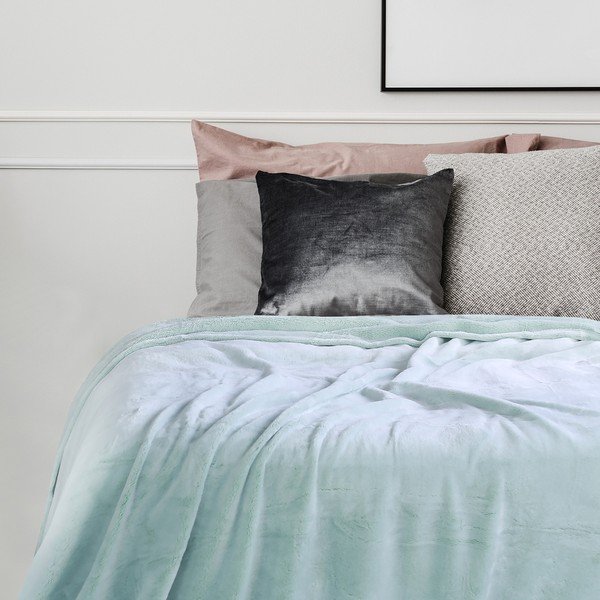 Šviesiai žalia mikropluošto antklodė DecoKing Fluff Peppermint, 170 x 210 cm-image-1