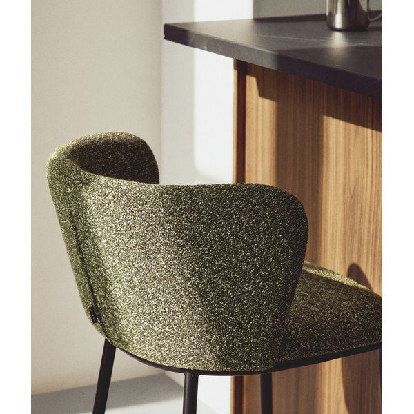 Tamsiai žalios spalvos iš audinio baro taburetė (sėdynės aukštis 65 cm) Ciselia – Kave Home-image-2