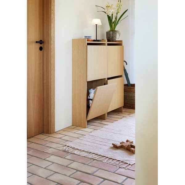 Natūralios spalvos atlenkiama spintelė batams iš ąžuolo 50x110x24 cm Forma – Hübsch-image-1