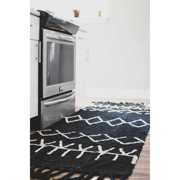 Skalbiamas/rankų darbo iš medvilnės mišinio kilimas juodos spalvos 80x230 cm Bereber Black – Lorena Canals-image-4