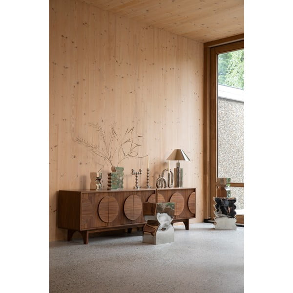 Žema šoninė spintelė rudos spalvos iš riešutmedžio 120x58 cm Groove – Zuiver-image-1