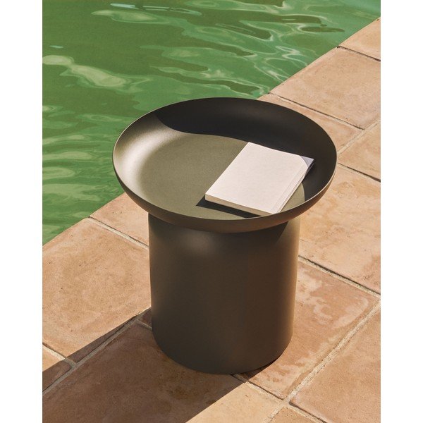 Iš metalo apvalios formos sodo šoninis staliukas ø 45 cm Arcola – Kave Home-image-1