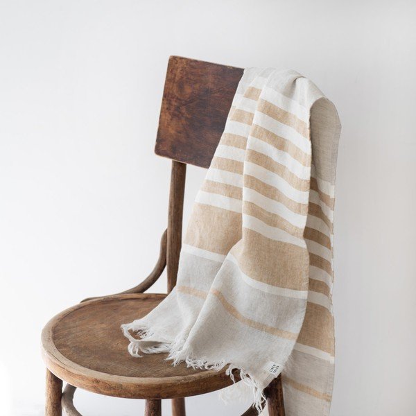 Iš lino paplūdimio rankšluostis smėlio spalvos 85x140 cm Allure Stripe – Linen Tales