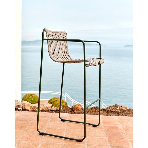 Pilkai žalios spalvos metalinė sodo baro taburetė Maurina – Kave Home-image-1