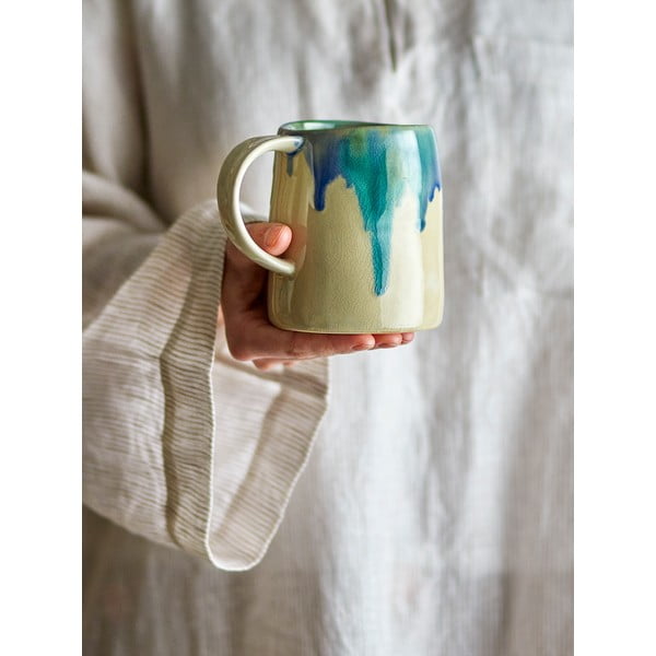 Mėlynos spalvos/smėlio spalvos iš akmens masės puodelis 450 ml Yori – Bloomingville-image-1