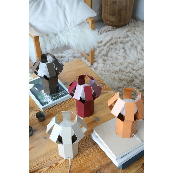 Raudonos spalvos iš metalo stalinis šviestuvas (aukštis 27 cm) su metaliniu gaubtu Octa – Markslöjd-image-4